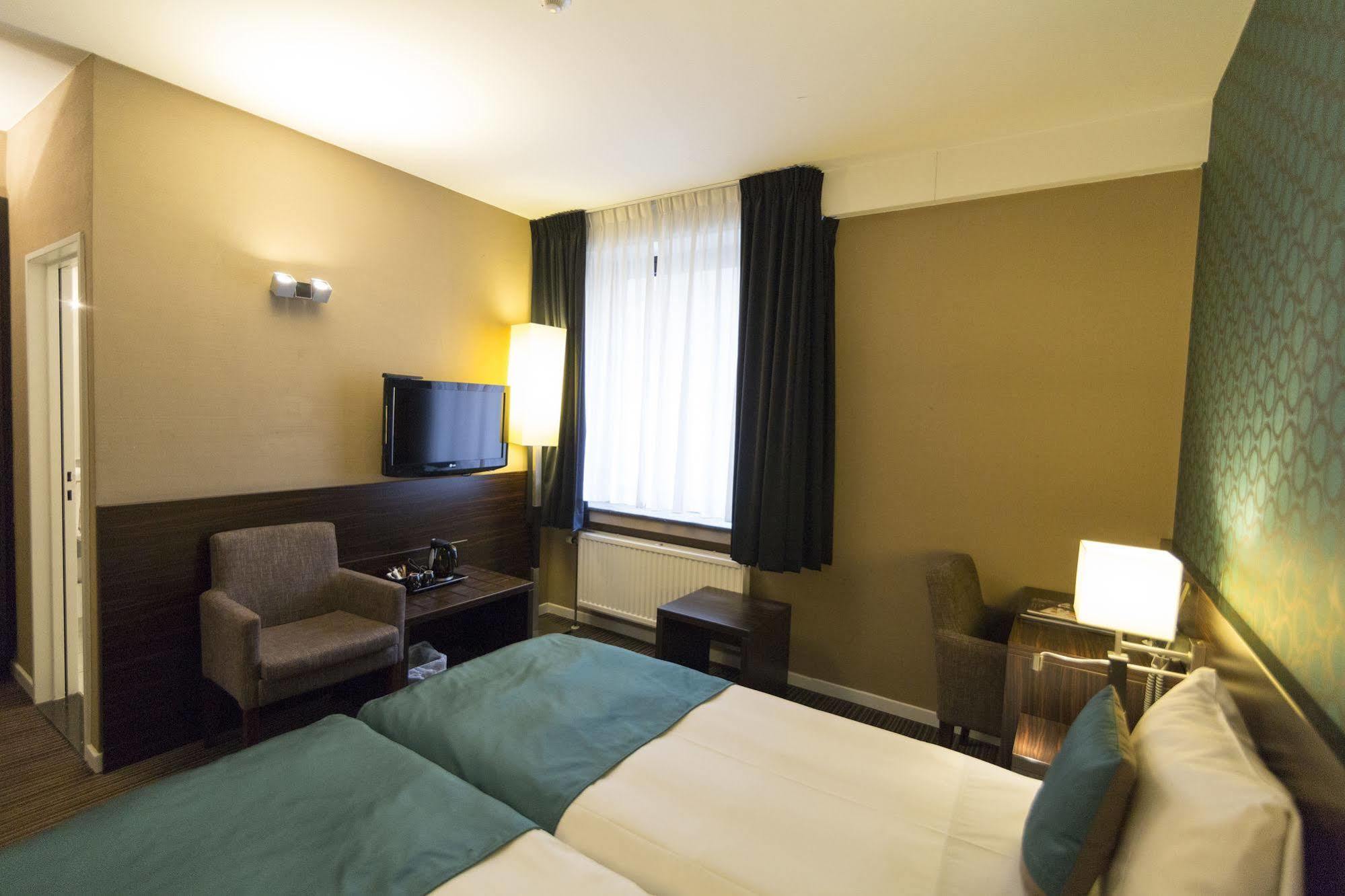 Hotel Docklands Antwerp Exterior photo